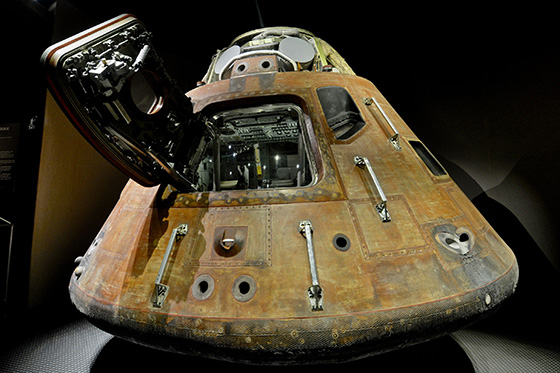 walle_apollo_14_command_module